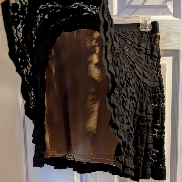 EUC Max Studio Black Lace Skirt - Picture 3 of 5
